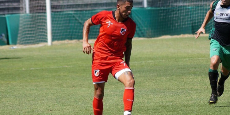 JERARQUÍA. Illanez es volante central y su último club fue Deportivo Maipú (Prensa Maipú)