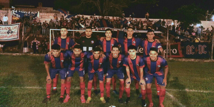 PRESENCIA. El actual monarca sacó chapa y derrotó a Huracán, por 2-1.