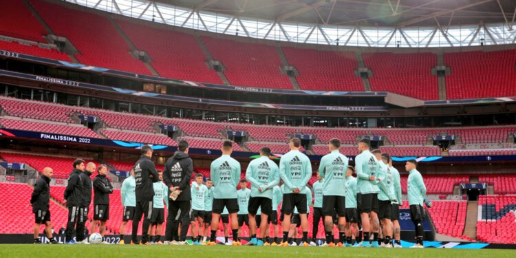 EN EL ESTADIO. Argentina buscará su primer triunfo en el mítico Wembley.