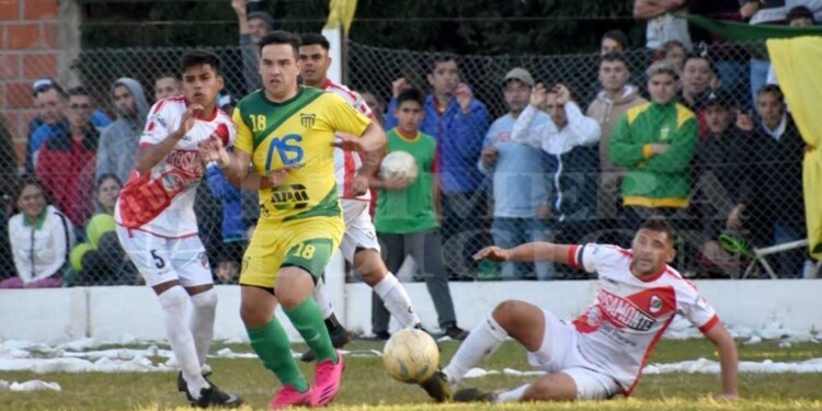 El partido se juega a las 15.30, en el estadio de Villa Sarita