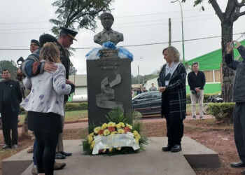 Inauguraron busto en homenaje al teniente Ernesto Espinosa