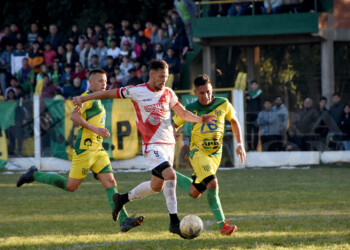 Liga Posadeña: la Franja pegó primero