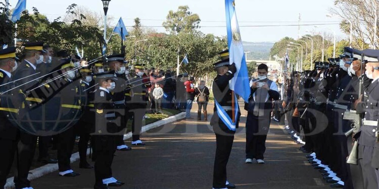 Candelaria celebró el acto oficial por el Día de la Bandera