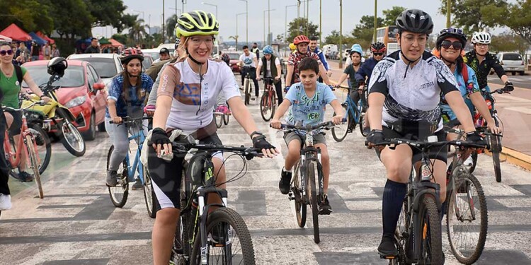 Concurrida bicicleteada en Posadas por el Día Mundial de la Bicicleta y el del Medio Ambiente