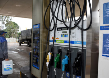 Duras críticas a YPF por el incremento del diésel a los vehículos con patente extranjera