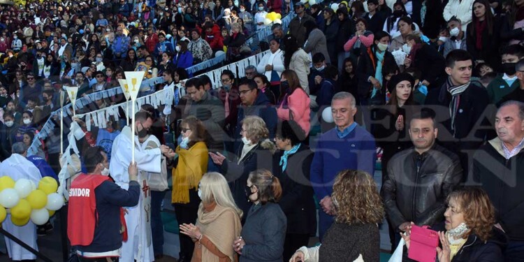Multitudinario Corpus Christi en Posadas