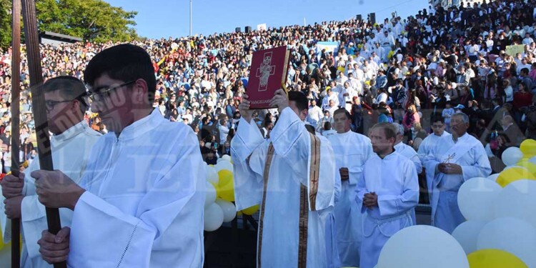 Multitudinario Corpus Christi en Posadas