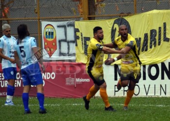 La era Ricardone arrancó con triunfo y punta para Crucero del Norte