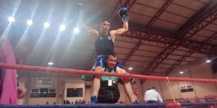 MANOS ARRIBA. Franco De Lara fue uno de los ganadores de la noche.