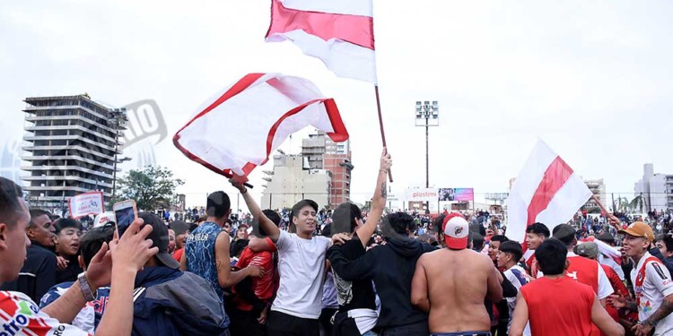 Galería: video y fotos de la fiesta por Guaraní campeón