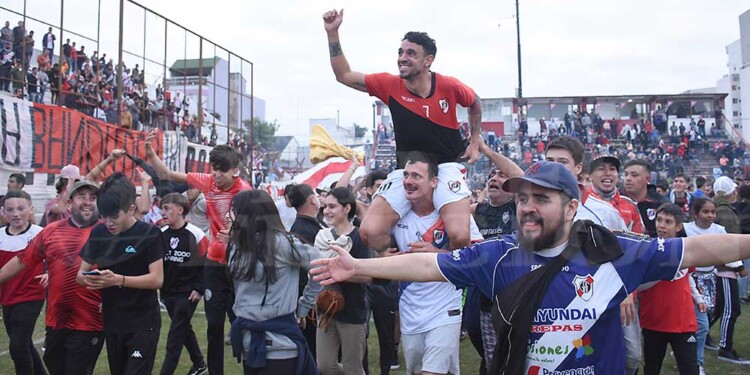 Galería: video y fotos de la fiesta por Guaraní campeón