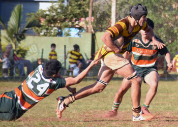 Lomas RC recibirá hoy a Tacurú