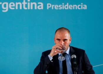 Malestar de los gremios: “Así, las paritarias no sirven”