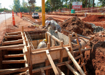 La intersección de calle Humberto Pérez y avenida Quaranta cortada por obras