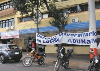 Con un paro de 48 horas, docentes universitarios exigen otra paritaria