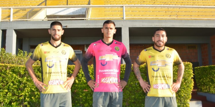 CARAS NUEVAS. Fernández, Garcete e Illanes (derecha)  los nuevos refuerzos de Crucero para lo que queda del Federal A. / Foto Prensa Crucero