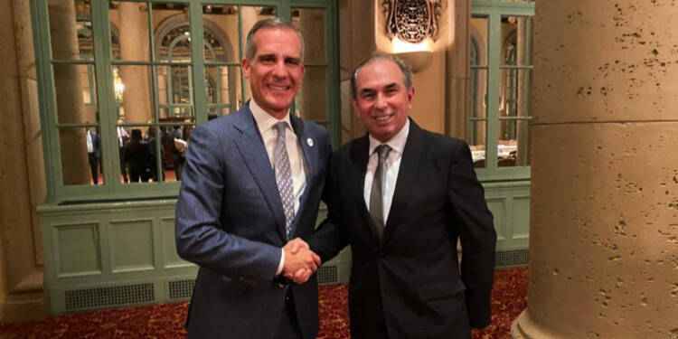 El intendente de Posadas fue recibido por el alcalde de Los Ángeles, Eric Garcetti.