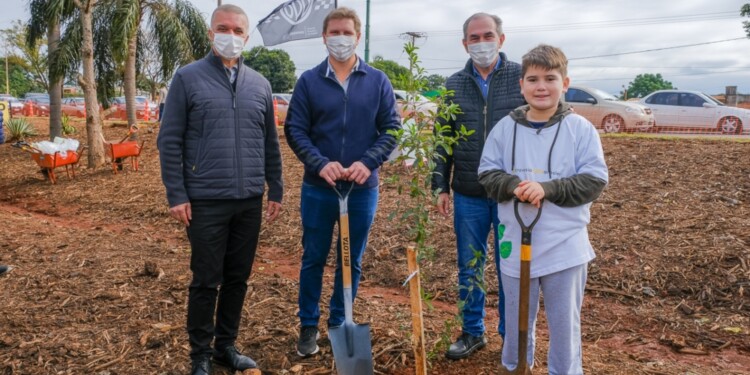 Plantaron mil árboles en la Travesía Urbana de Posadas