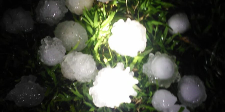 Temporal de lluvia y granizo causó destrozos en varios municipios