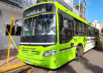 Choque entre dos colectivos dejó varios pasajeros lesionados