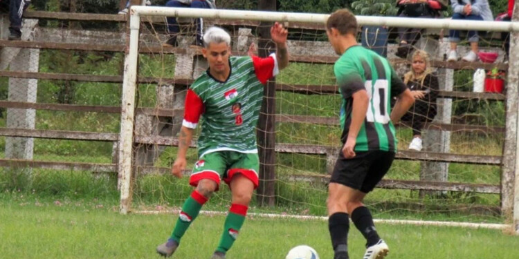 VA POR MÁS. Garupá FC visita hoy a La Canterita tras derrotar a Garupaense.