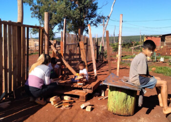 “Es muy duro ver a los pequeños buscando comida entre la basura”