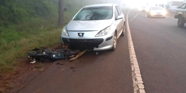 PEUGEOT 307. Uno de los vehículos que colisionó en medio de la neblina con los restos de la motocicleta de Slender.