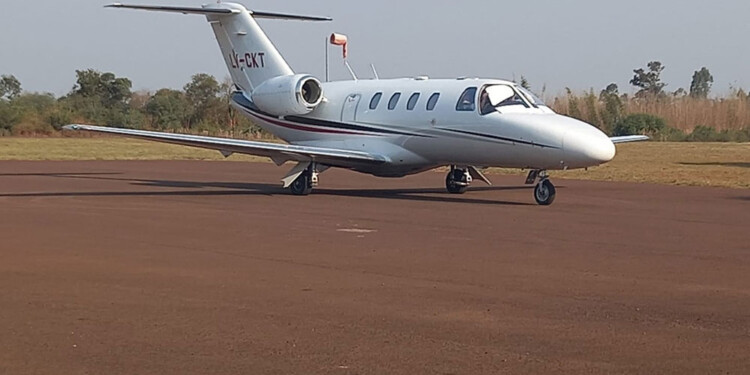 OPCIÓN. La pista del Aeroclub de Apóstoles tiene 1.800 metros de largo por 30 metros de asfalto.