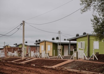 Entregaron 196 casas e inauguraron un CAPS en Itaembé Guazú