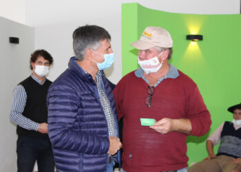 Otros 120 productores yerbateros recibieron sus carnets de salud