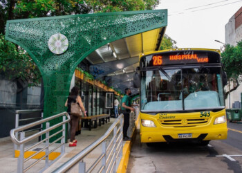 Colectivos suspenderán servicio nocturno si para el lunes no garantizan subsidios y gasoil