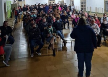 Comercio 1: con seis aulas y baños clausurados exigen soluciones