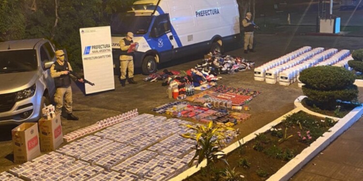 CIGARRILLOS Y AGROTÓXICOS. Los seis procedimientos fueron simultáneos en Santo Tomé y Posadas.