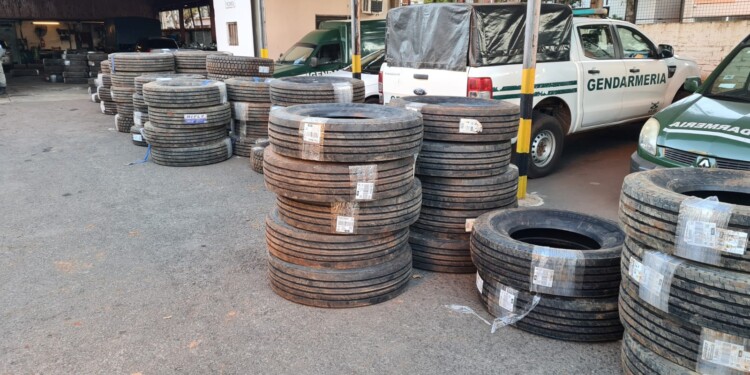 “Flojo de papeles”: incautan cargamento de neumáticos valuado en $20 millones