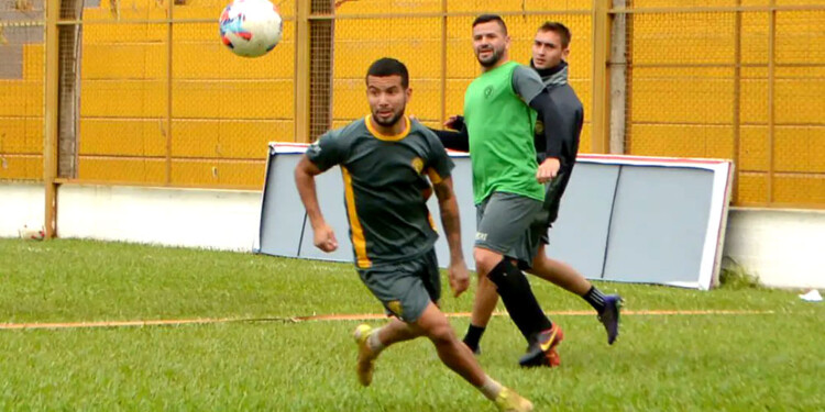 CAMBIOS OBLIGADOS. A raíz de lesiones y suspensiones, Crucero tendrá al menos tres modificaciones para hoy. (Foto: gentileza Prensa Crucero)