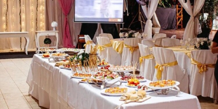 DE PRIMER NIVEL. En las celebraciones de los 15 años “todo será gratuito” sin que paguen ningún centavo.