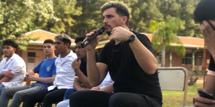 Hablando con los jóvenes “de lo que nos interesa”