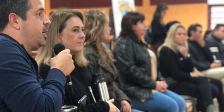 Hablando con los jóvenes “de lo que nos interesa”