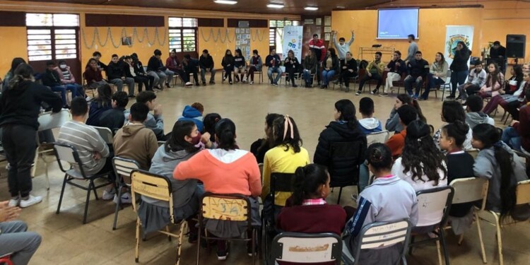 Hablando con los jóvenes “de lo que nos interesa”