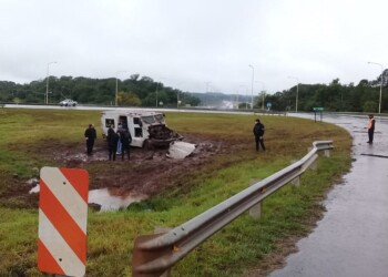 Camión de caudales se salió de la ruta: hay heridos