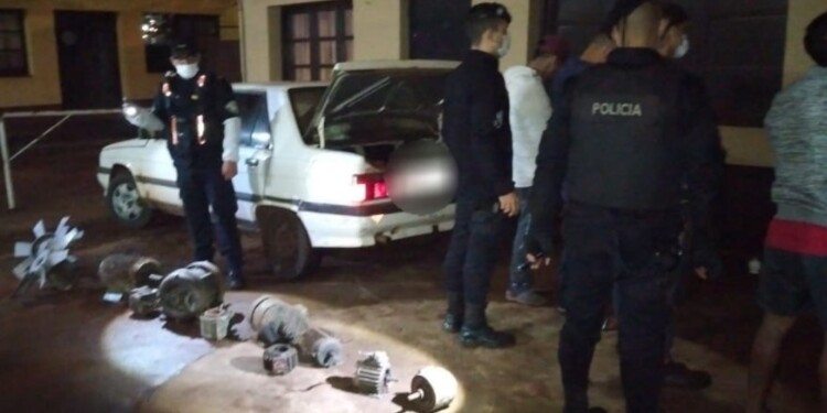 BOTÍN EN UN AUTOMÓVILES. Las bobinas y los motores fueron recuperados.