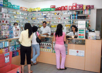 Preocupa la venta de fármacos en varios espacios no habilitados