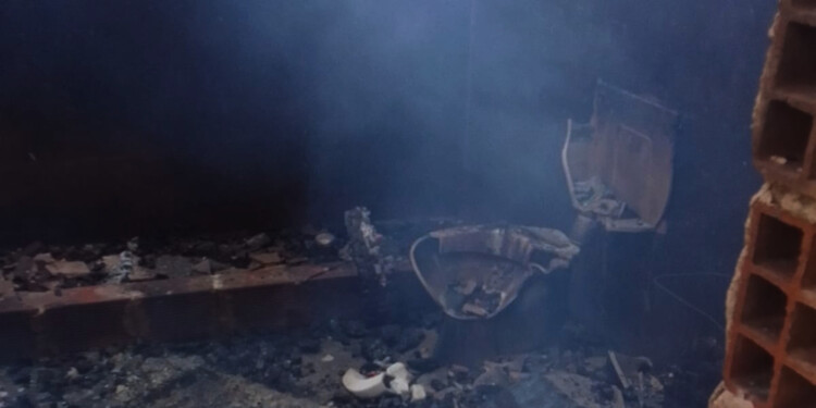 Una familia perdió su vivienda completa por incendio y solicitan ayuda