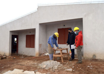 El IPRODHA construye más de 1.400 viviendas en varias localidades