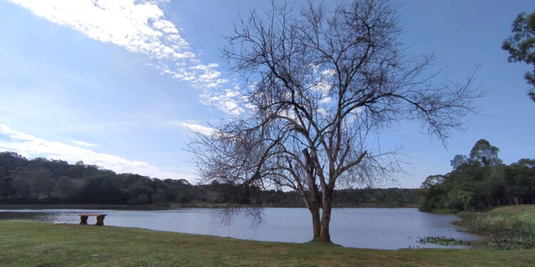 LAGO ZIEGLER. El lugar ideal para realizar caminatas y disfrutar de la naturaleza.