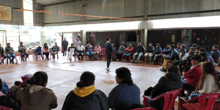 UNIDOS. Entre los referentes de los pueblos compartieron los principales puntos a resolver en cuanto a educación.