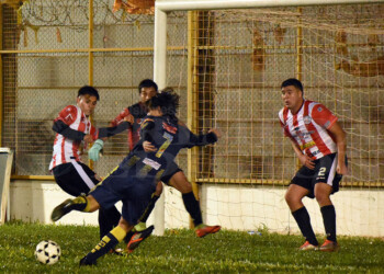 Mitre clasificó al Regional