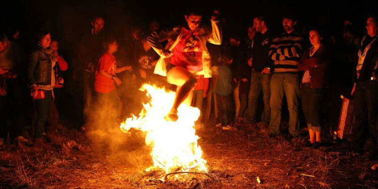 FUNCIONES. El grupo de teatro de la Murga brindará 4 funciones este jueves en la víspera de San Juan.