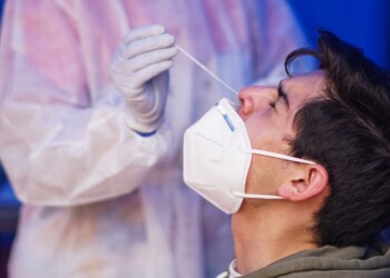 COVID: cómo cambiaron los síntomas con las nuevas variantes