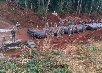 Avanzan obras del puente flotante sobre el arroyo Pindaytí: el paso sigue cerrado